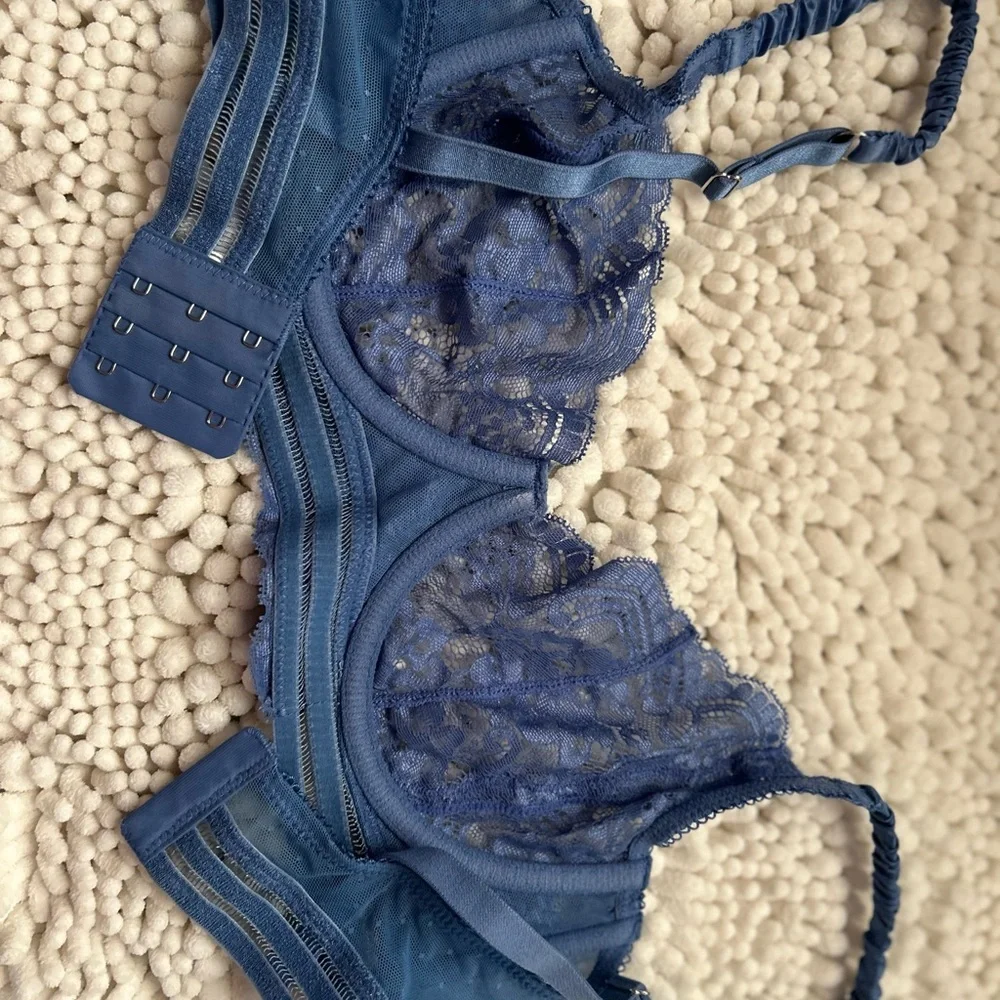 ******SOLD OUT*****Elegant Blue Lace Bralette - Picture 6 of 7